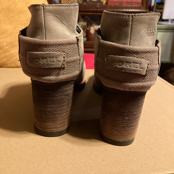 Women’s Sorel Addington Chelsea Boots - Picture 5 of 5